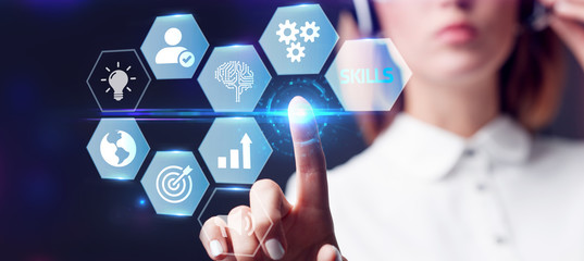 简述对幼儿园孩子进行海姆立克急救法的基本操作电大