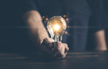 小学语文核心素养的四个维度是什么？