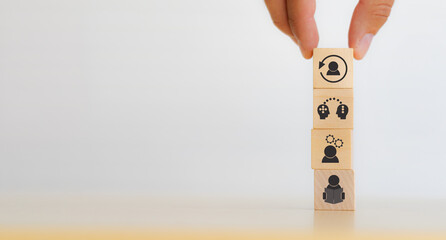 简述对幼儿园孩子进行海姆立克急救法的基本操作电大