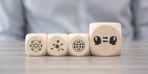 简述对幼儿园孩子进行海姆立克急救法的基本操作电大