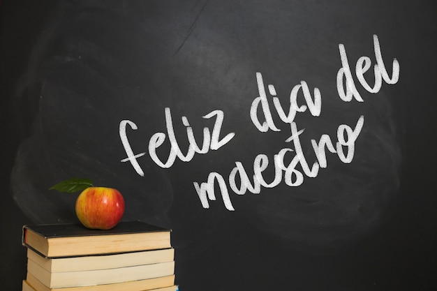 简述对幼儿园孩子进行海姆立克急救法的基本操作电大